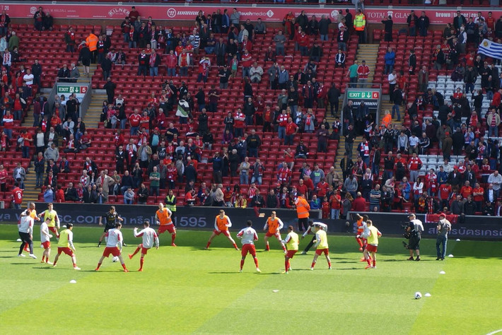 利兹联主帅：战胜蓝军让球队重获信心，利物浦能拿到欧冠席位（利兹联主帅：击败切尔西重建信心，相信利物浦可锁定欧冠名额）