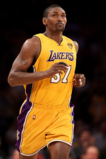 斯基拉：阿森纳正在关注铃木彩艳，有意在下个赛季引进他（斯基拉：阿森纳有意引进铃木彩艳，已将其列为下赛季目标）