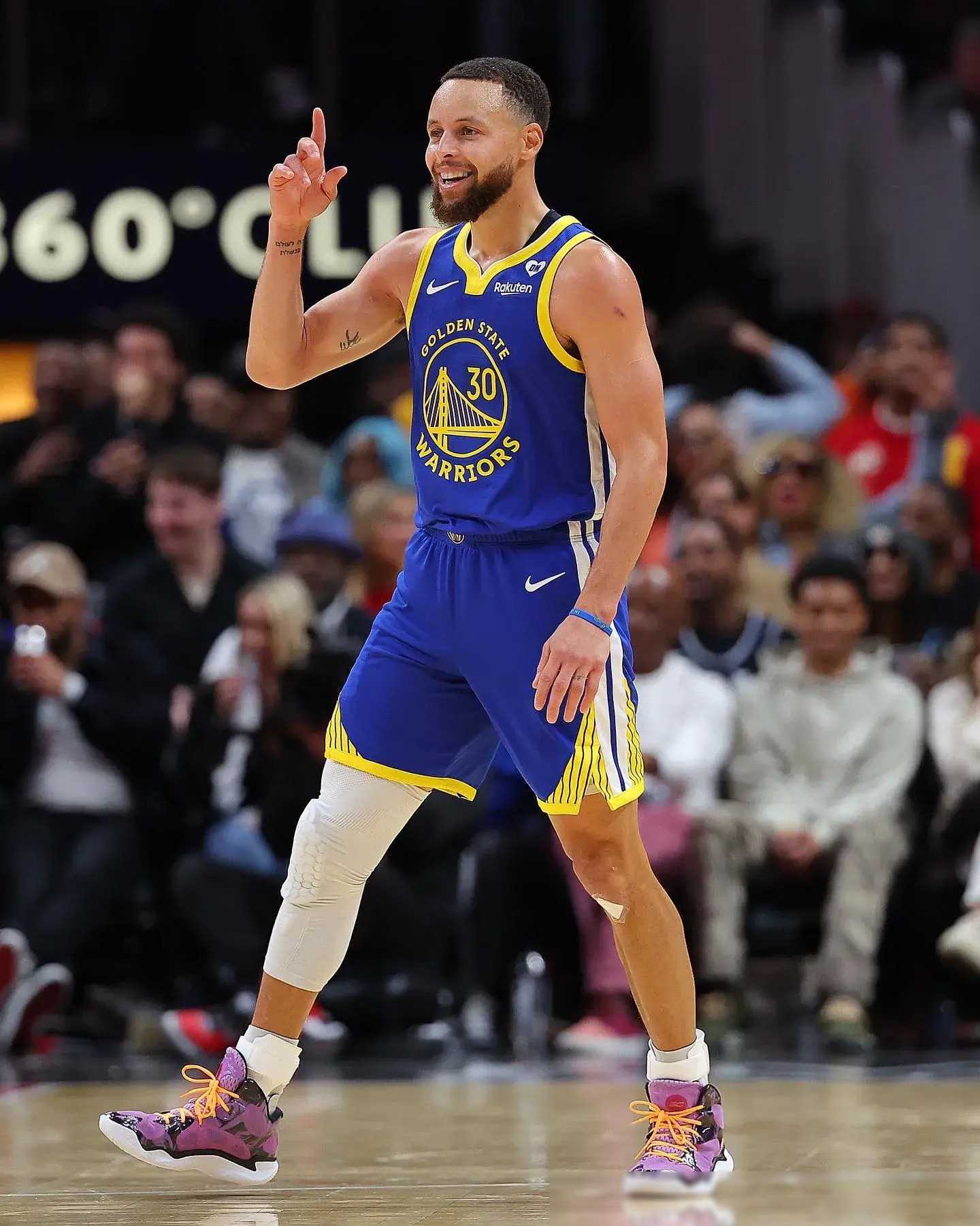 欧冠淘汰赛前瞻：巴萨客场挑战曼联,（欧冠淘汰赛看点：巴萨做客老特拉福德挑战曼联）