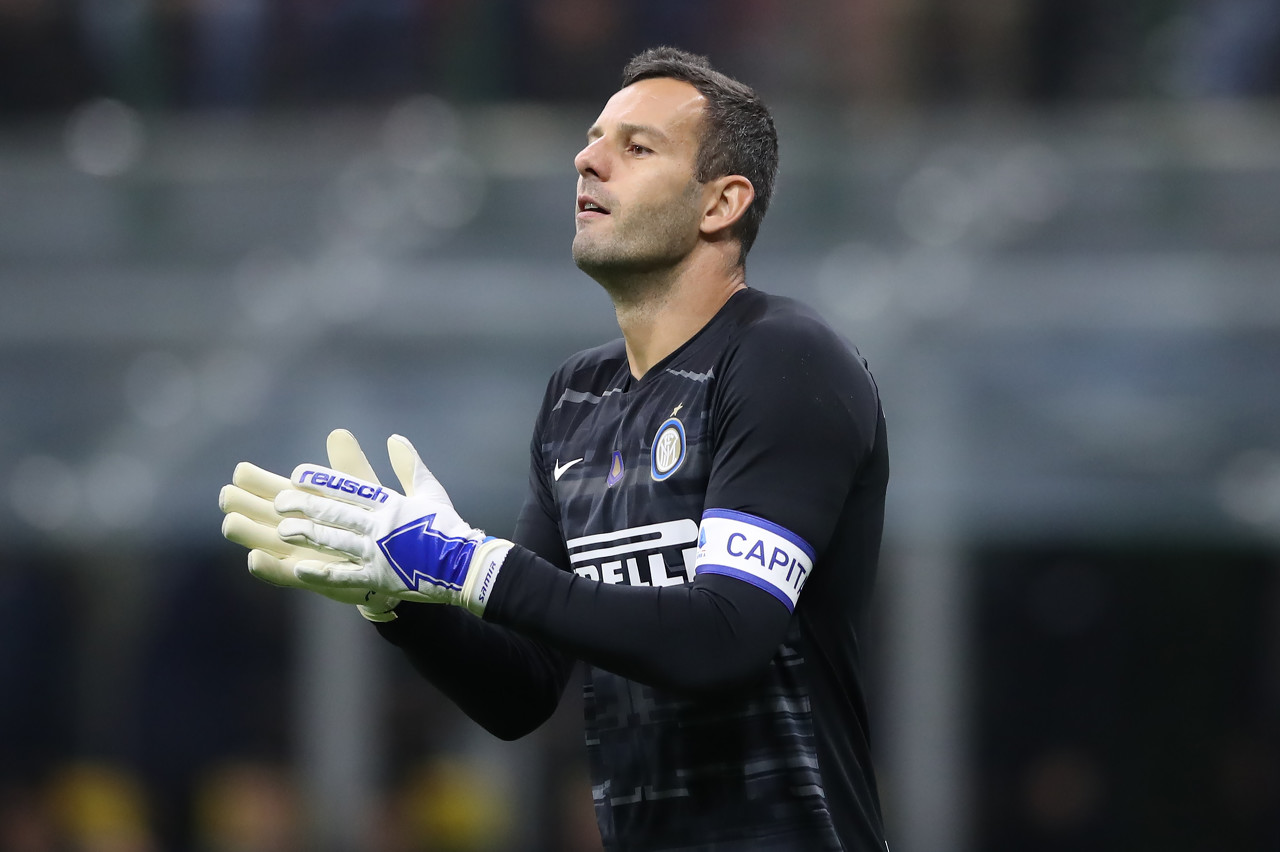 荷媒：阿贾克斯将与小克鲁伊夫会面，他是贾府新任总监候选人（荷媒：阿贾克斯计划与小克鲁伊夫会谈，后者入围新任总监候选）