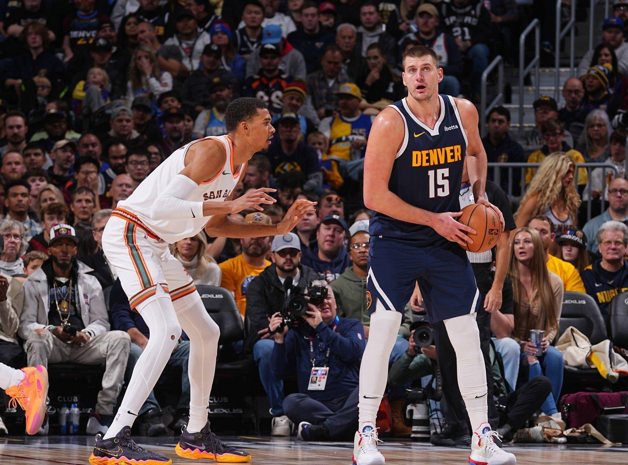 杰拉德：随时等待利物浦的召唤，但不希望俱乐部解雇斯洛特（杰拉德：愿随时为利物浦效力，但不愿见斯洛特下课）