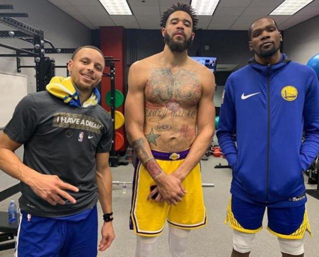 埃奇库姆：最后时刻我必须去冲抢篮板，这是我生涯首次绝杀（埃奇库姆谈生涯首绝杀：关键时刻必须冲抢篮板）