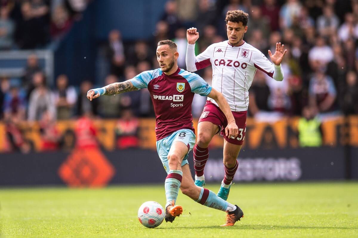 马内：我从未见过像菲尔米诺这样的球员，他太出色了（马内盛赞菲尔米诺：前所未见的球员，太出色了）