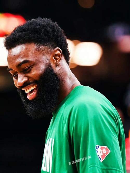 青训小将破门首秀入选最佳球员（青训新星首秀破门，当选全场最佳）