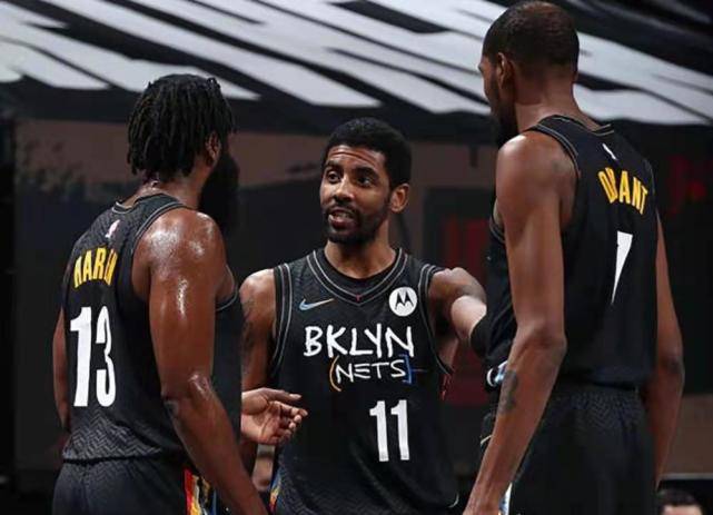 关键时刻谁在承担责任（危急关头，谁来扛起责任？）