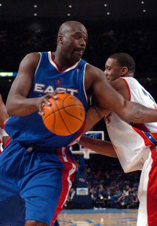 球星刚上场就改变节奏（球星上场瞬间改写节奏）