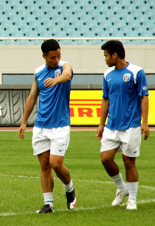 蒯纪闻：夺冠的这个过程不太容易，中间起伏较大（蒯纪闻：夺冠之路并不轻松，期间波折不断）