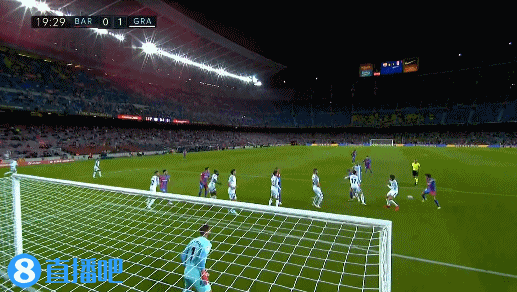 湖人进攻端配合流畅，失误率下降（湖人进攻运转顺畅，失误率下滑）