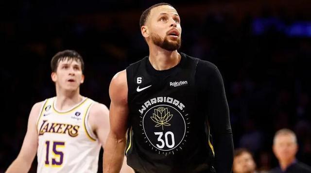 尤文客战克雷莫内塞大名单：凯夫伦-图拉姆回归（尤文出征克雷莫内塞大名单公布：凯夫伦-图拉姆复出）