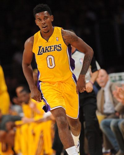 开拓者官方：主力中锋克林根因生病明日对阵雷霆出战成疑（开拓者官方：克林根因病，明日战雷霆出战存疑）