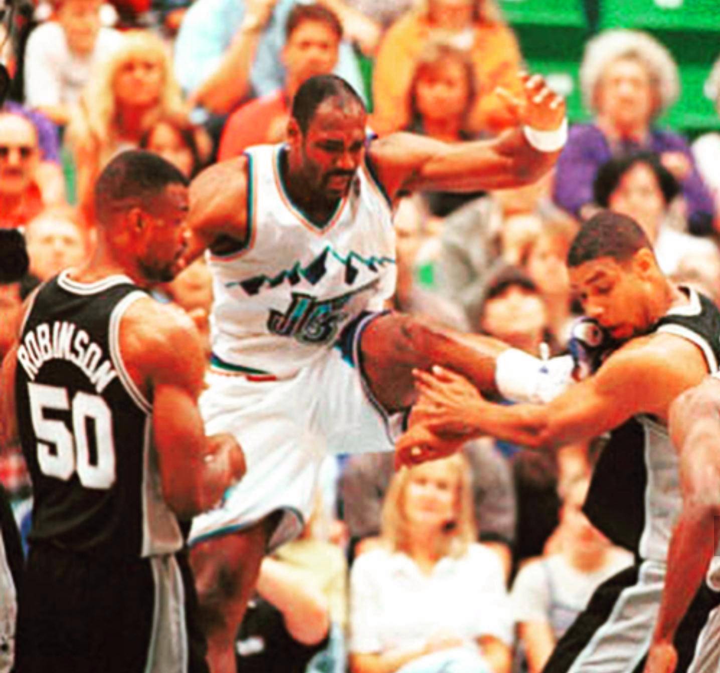 媒体人：CBA新赛季特许鞋名单仅剩胡明轩和赵继伟（仅剩胡明轩与赵继伟入选CBA新赛季特许鞋名单）