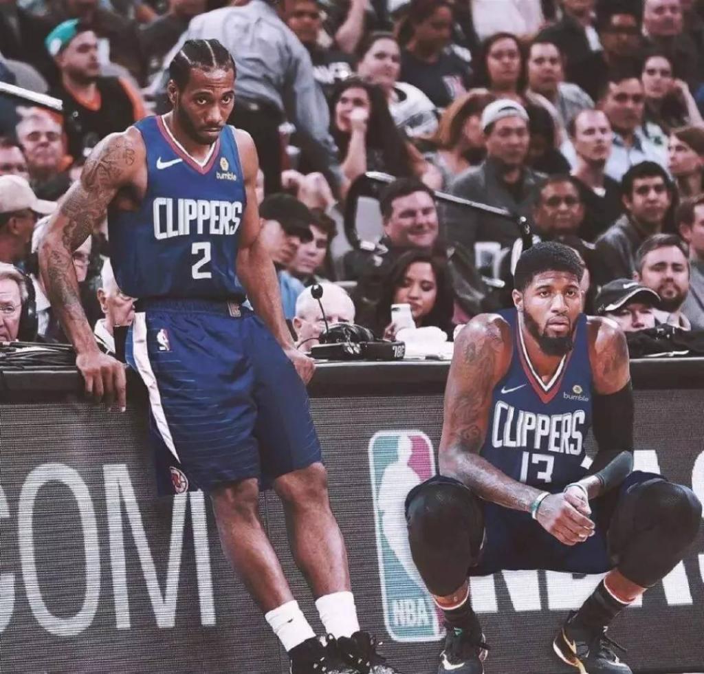 欧协联战报：乌切闪击，德文尼扳平，水晶宫2-2十人古比斯（欧协联速报：乌切闪击、德文尼扳平，水晶宫与十人古比斯2-2战平）