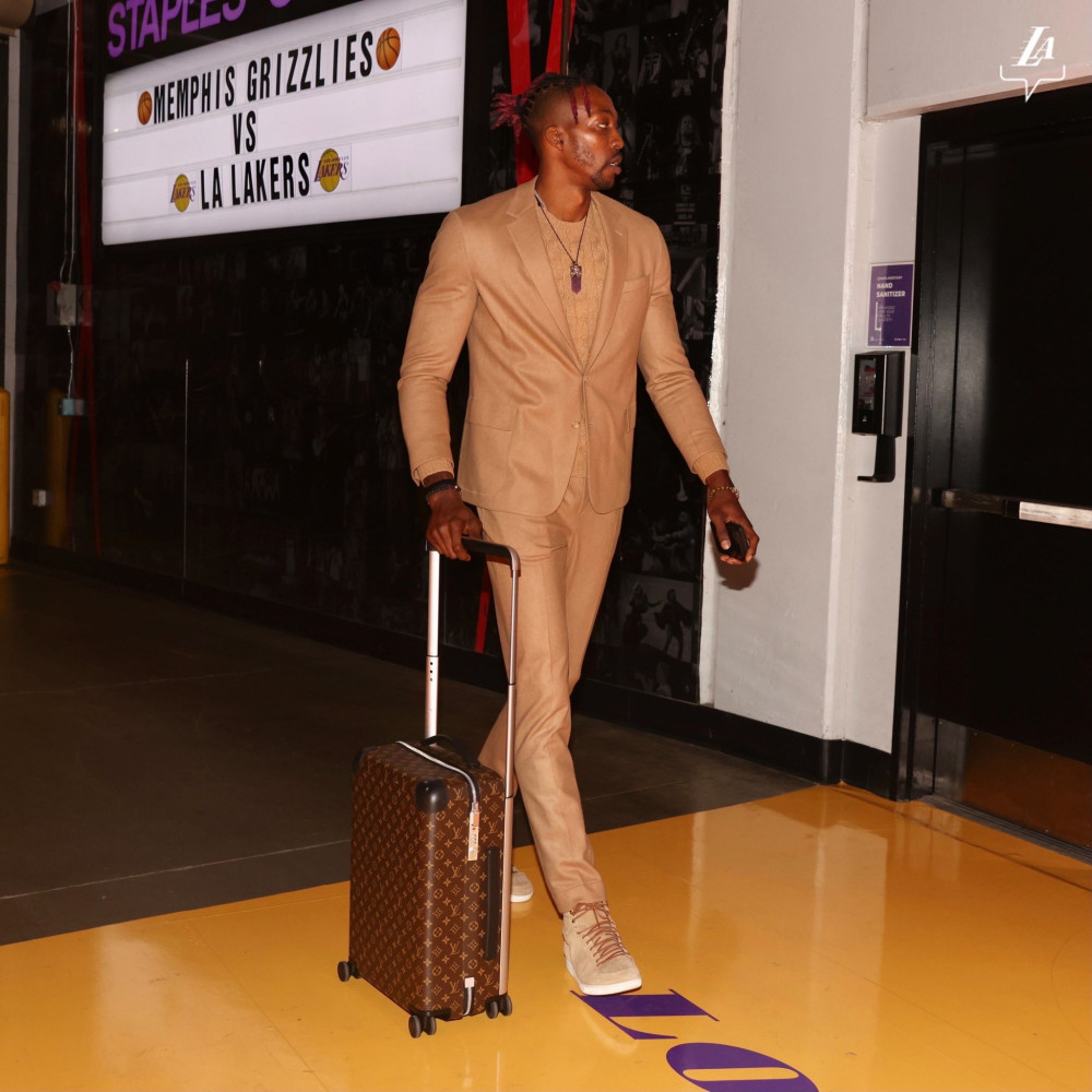 斯基拉：皇马只能在夏窗1000万回购帕斯，球员也不想冬窗转会（斯基拉：皇马仅能在夏窗以1000万回购帕斯，球员无意冬窗离队）